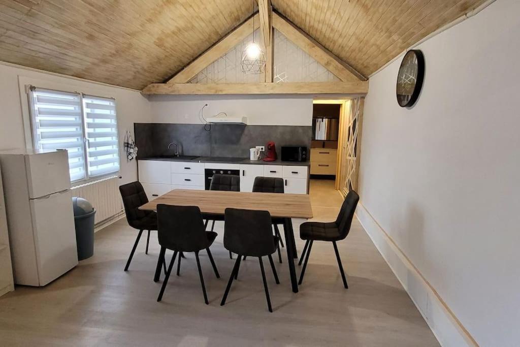 La Maison De L'abeille De Percey Apartamento