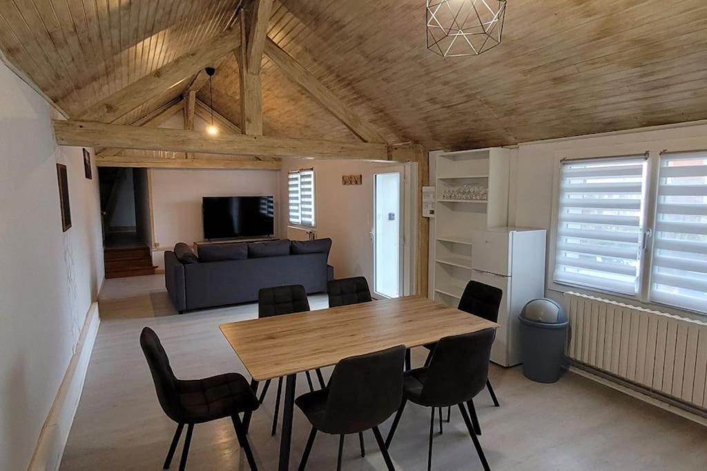 La Maison De L'abeille De Percey Apartment *